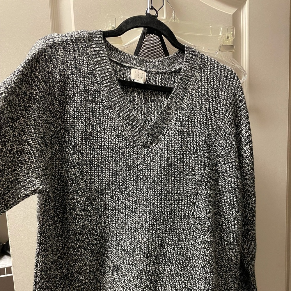 Black and White Patterned V-neck Sweater
